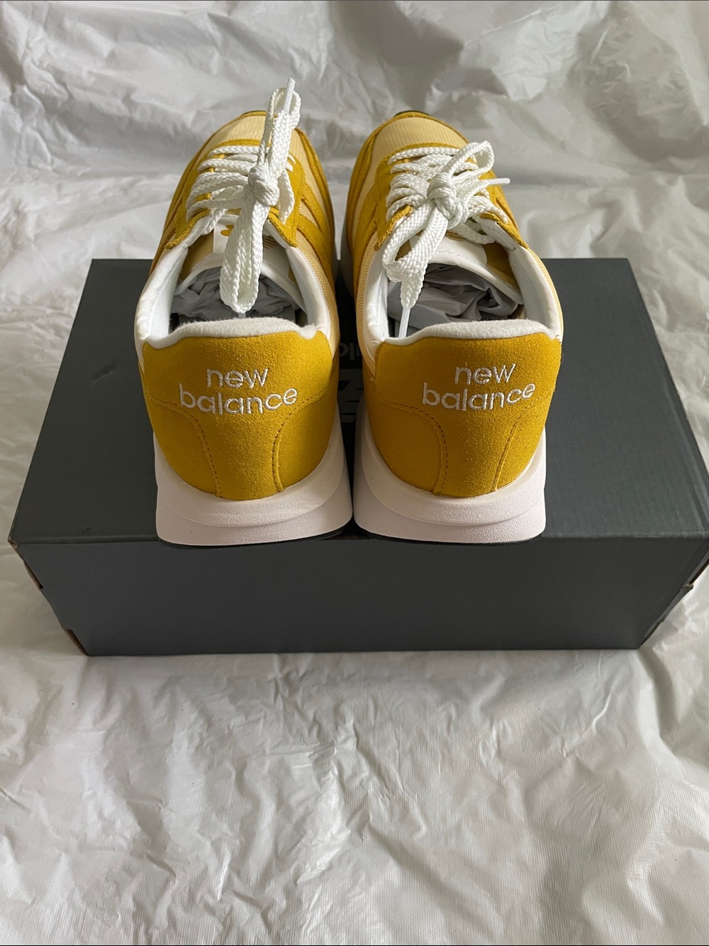 New Balance Yellow Beige Unisex Sneakers Sz-Men/ 8 1/2, Women 10 NWT - Picture 9 of 16
